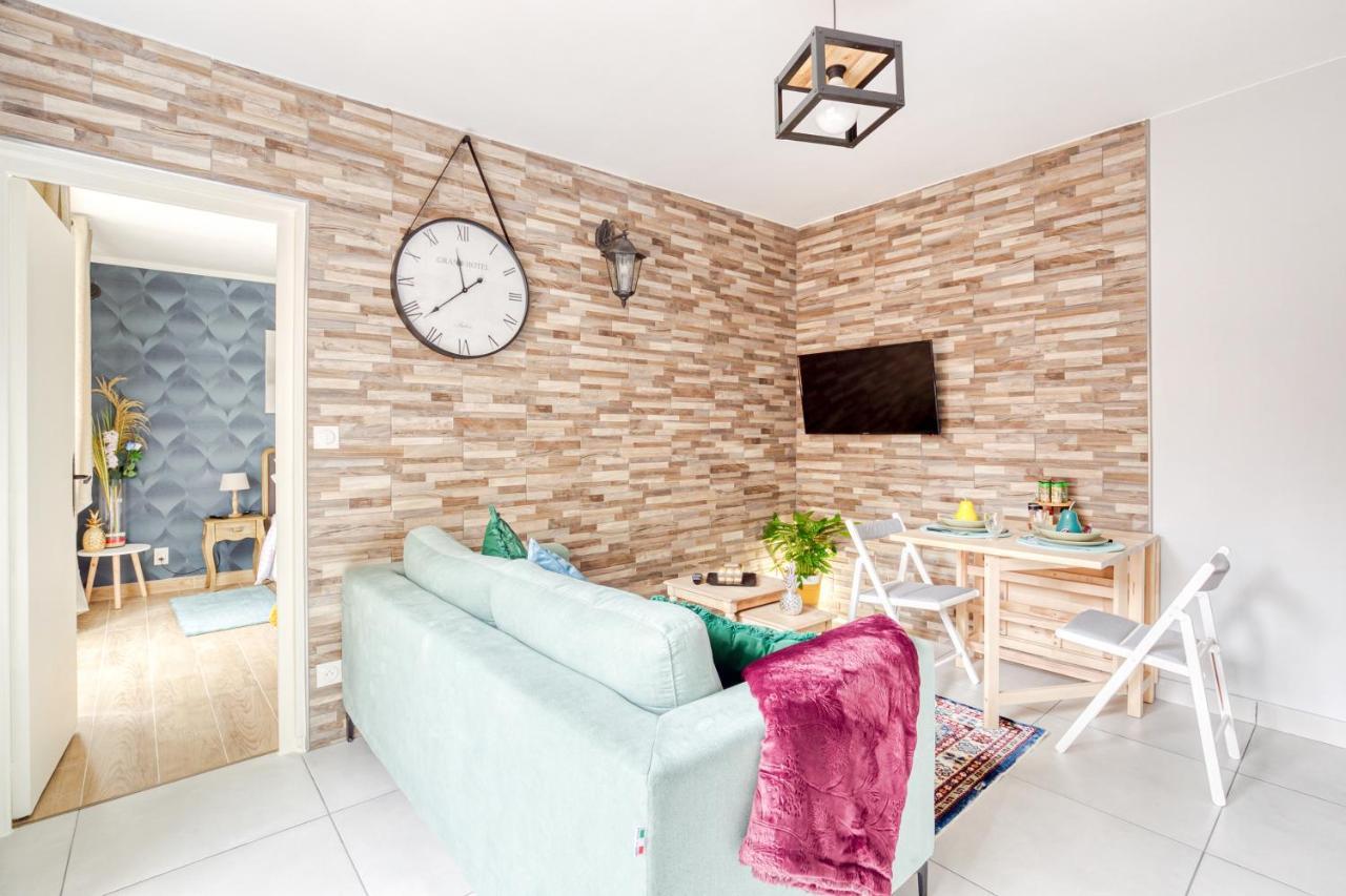 Rer C A 4 Minutes A Pieds Chateau De Versailles 15 Minutes A Pied Apartment ภายนอก รูปภาพ