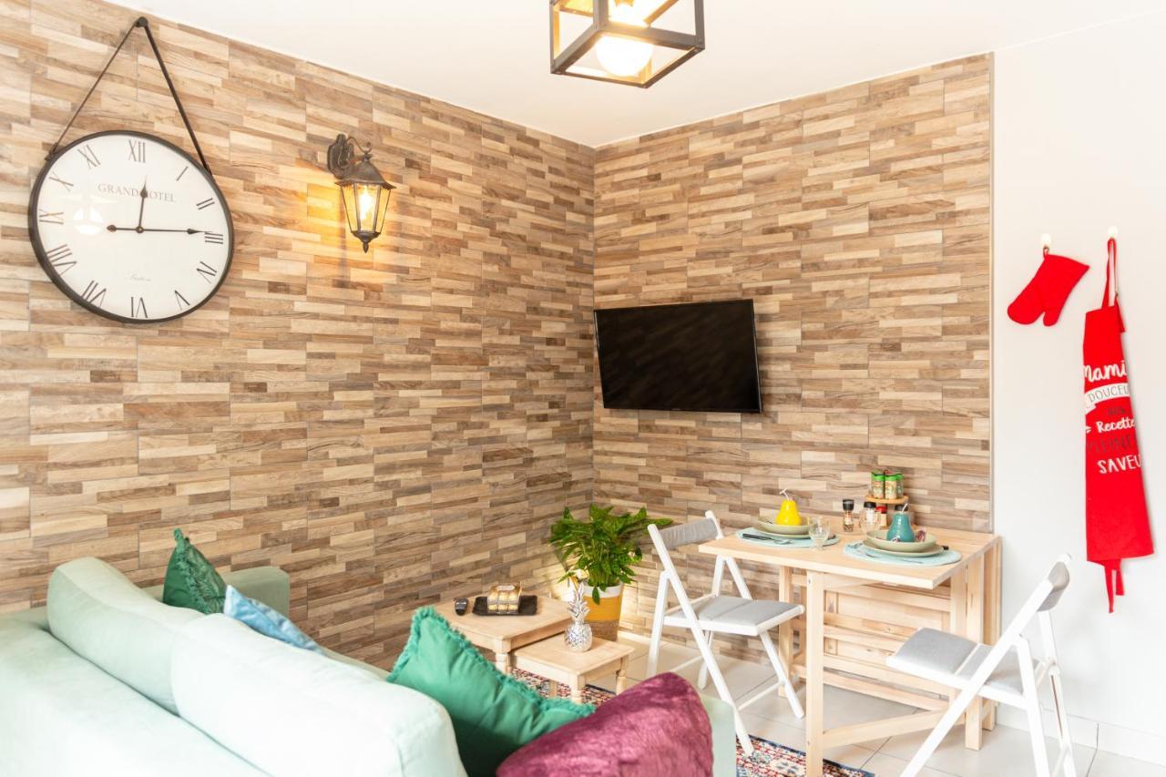 Rer C A 4 Minutes A Pieds Chateau De Versailles 15 Minutes A Pied Apartment ภายนอก รูปภาพ